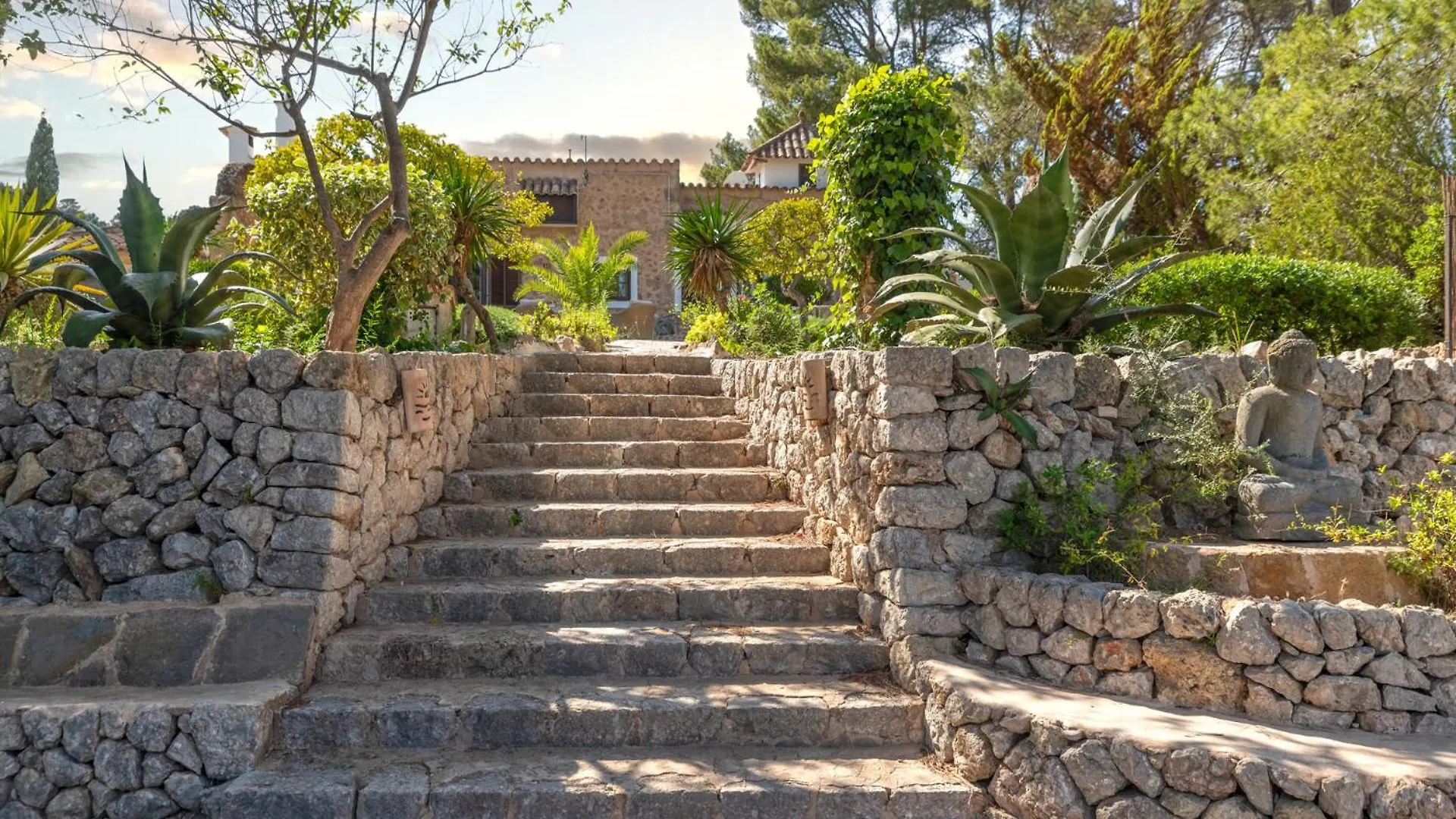 Finca Especial El Pino En Esporles  España